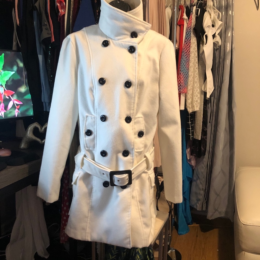Winter coat off white button down with a belt size large